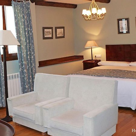Conde Aznar Hotel Jaca Kültér fotó