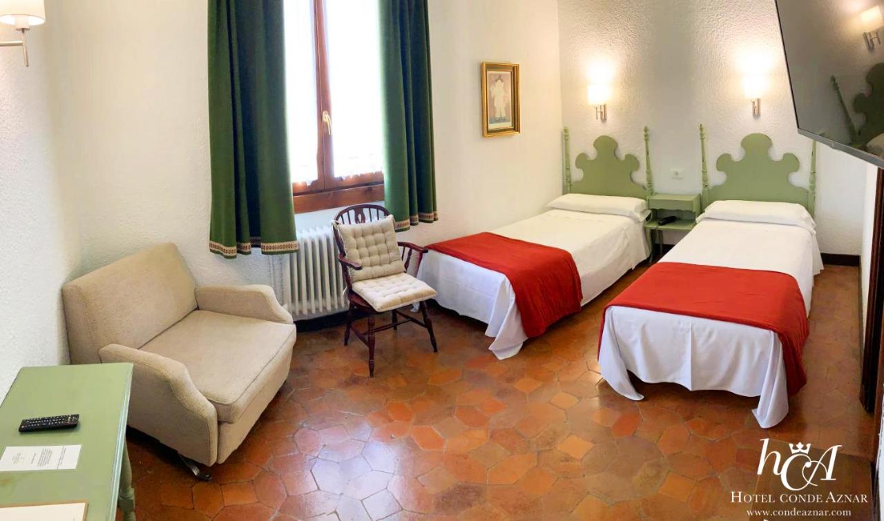Conde Aznar Hotel Jaca Kültér fotó