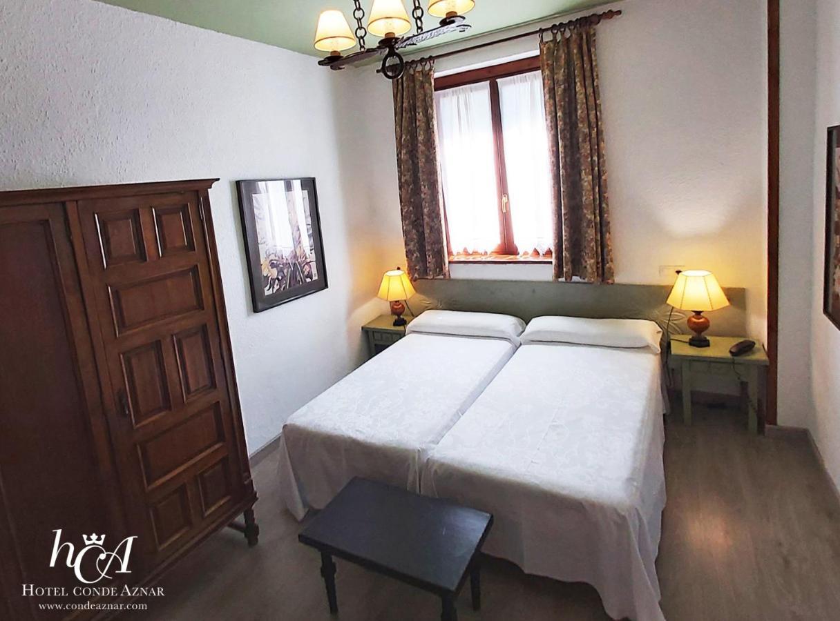Conde Aznar Hotel Jaca Kültér fotó