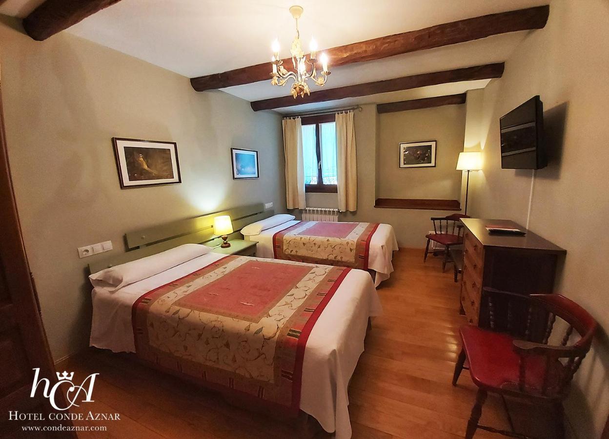 Conde Aznar Hotel Jaca Kültér fotó