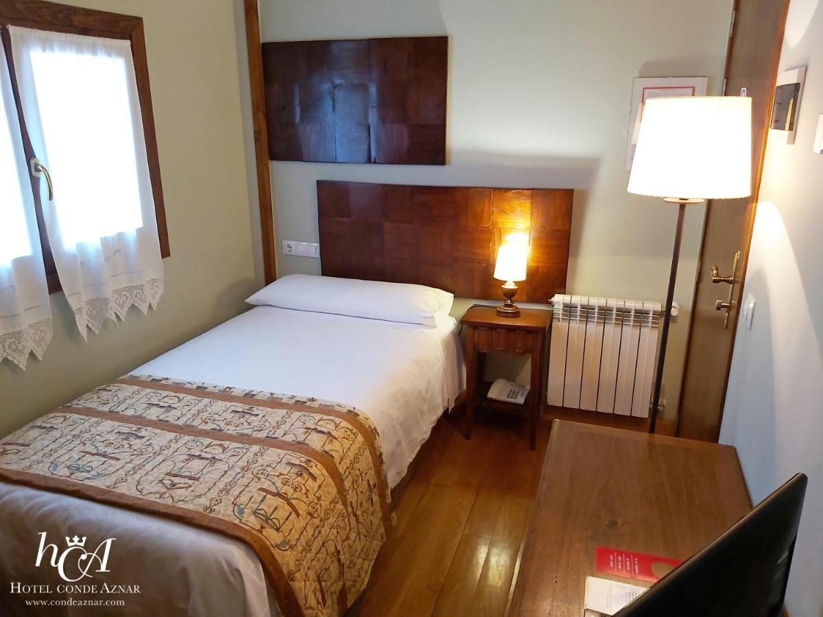 Conde Aznar Hotel Jaca Kültér fotó