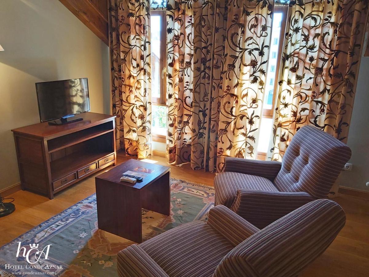 Conde Aznar Hotel Jaca Kültér fotó
