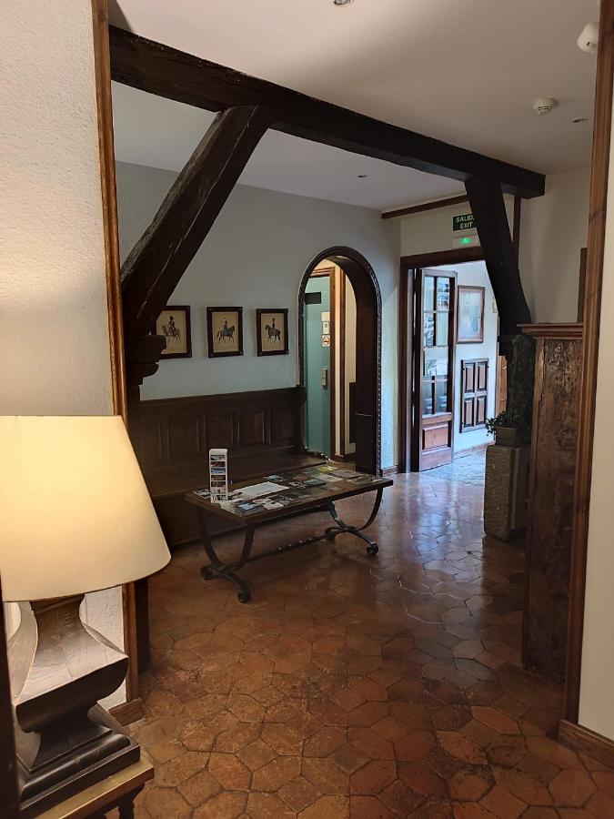 Conde Aznar Hotel Jaca Kültér fotó