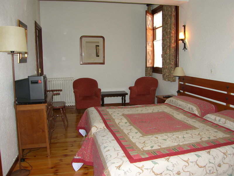 Conde Aznar Hotel Jaca Kültér fotó